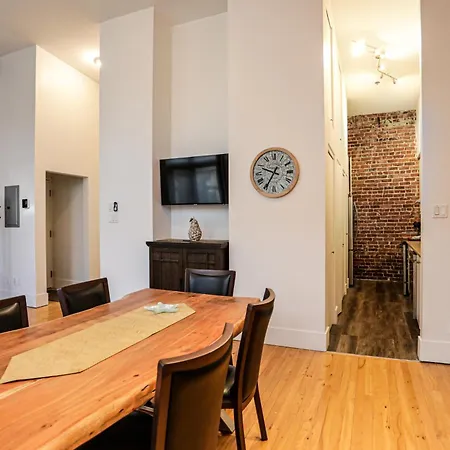 Elegant 1-Bedroom Apartment In Old Port- 301 Montreal Exterior photo