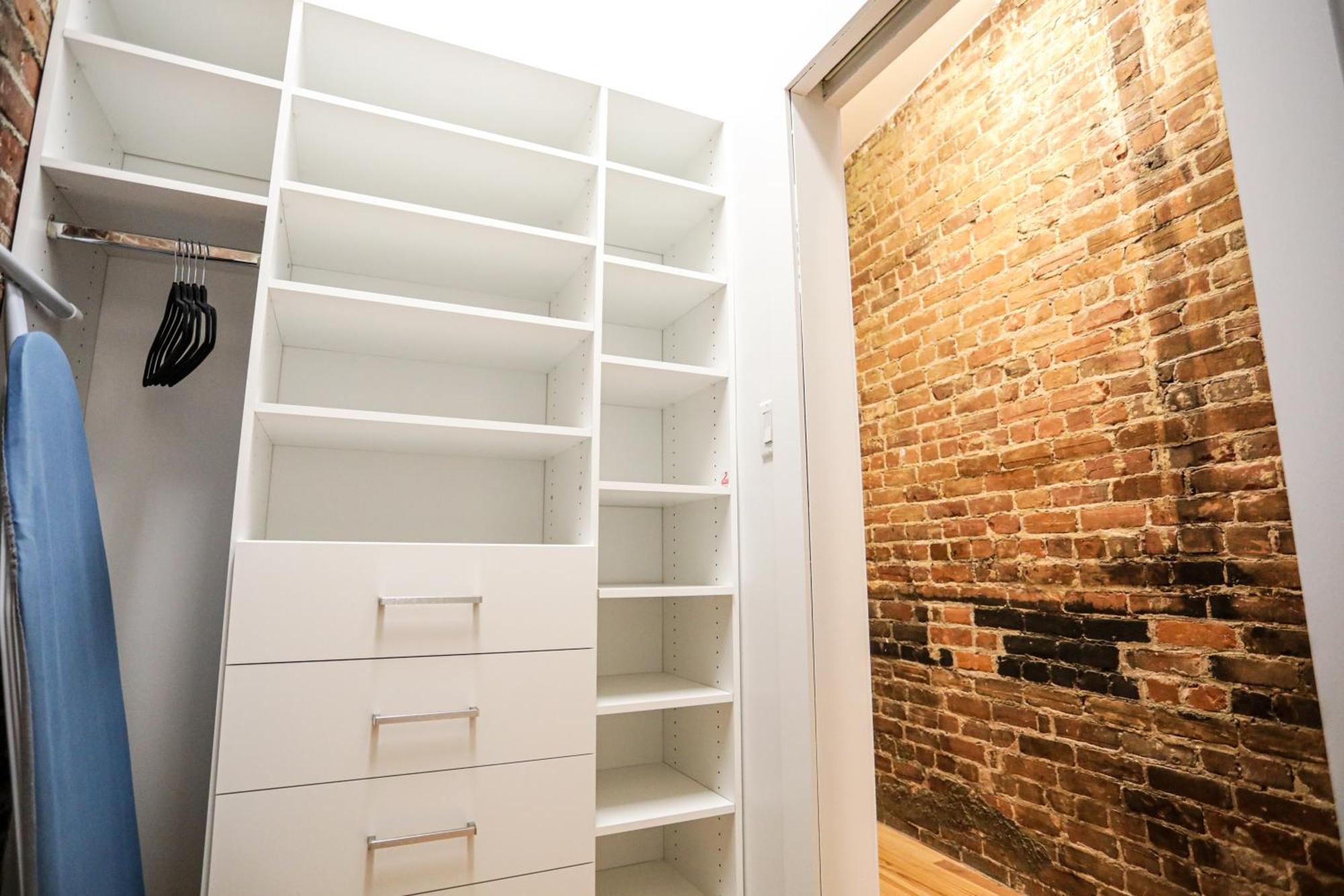 Apartment Elegant 1-bedroom In Old Port- 301 *
