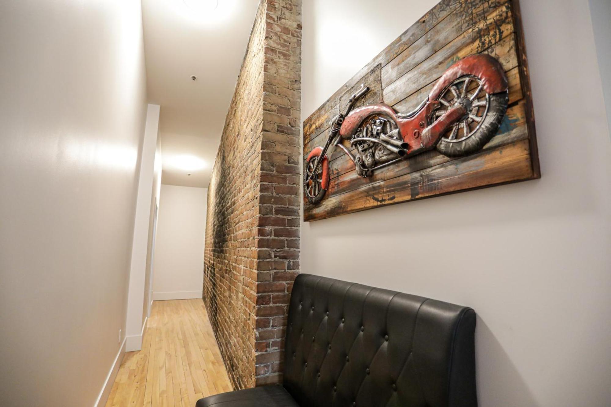 Elegant 1-bedroom In Old Port- 301 Apartment