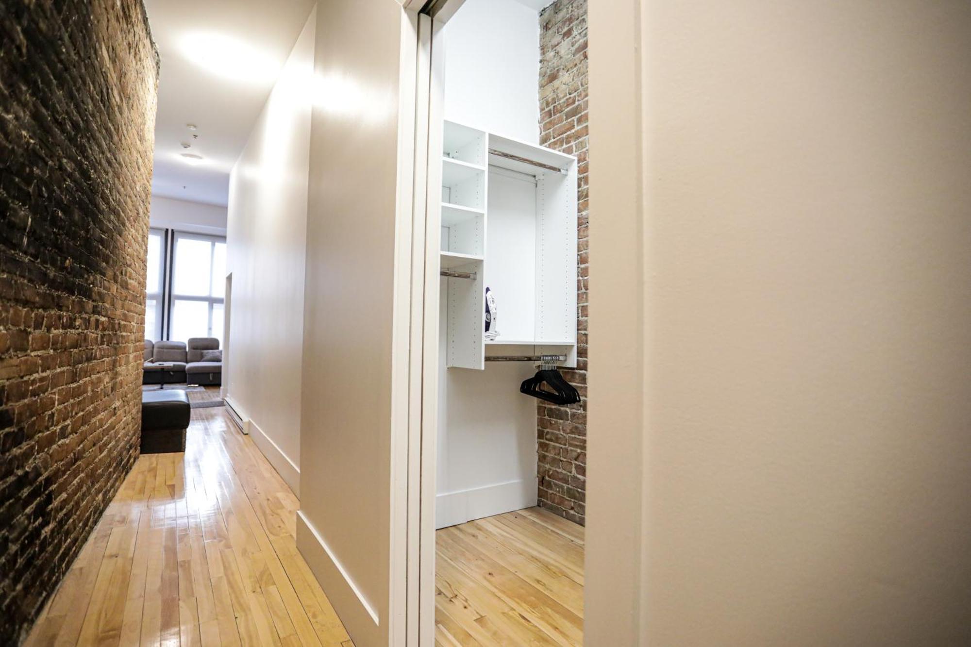 Elegant 1-bedroom In Old Port- 301 Apartment