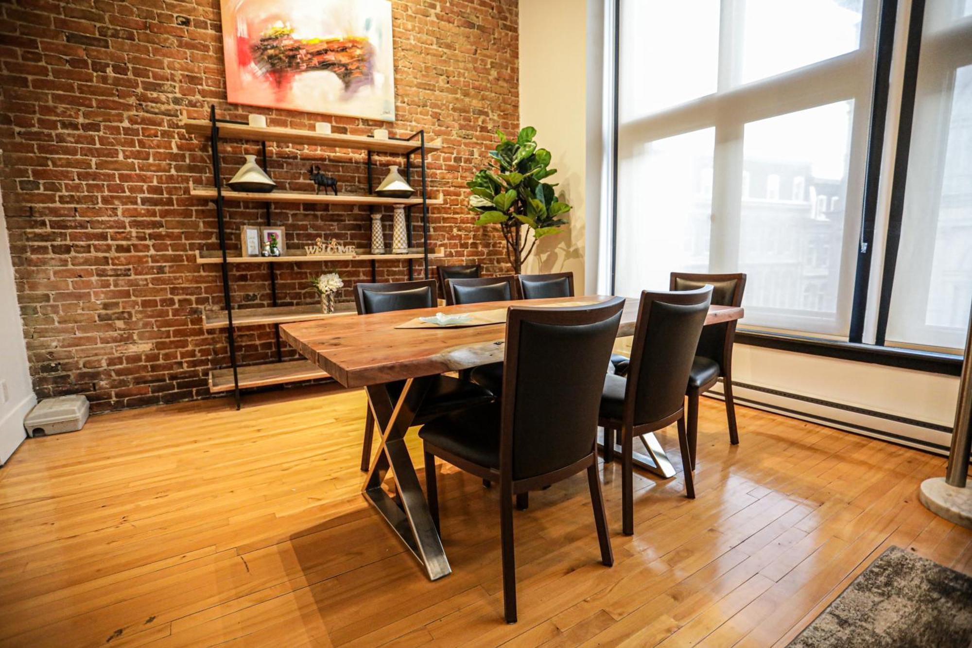 Apartment Elegant 1-bedroom In Old Port- 301 *