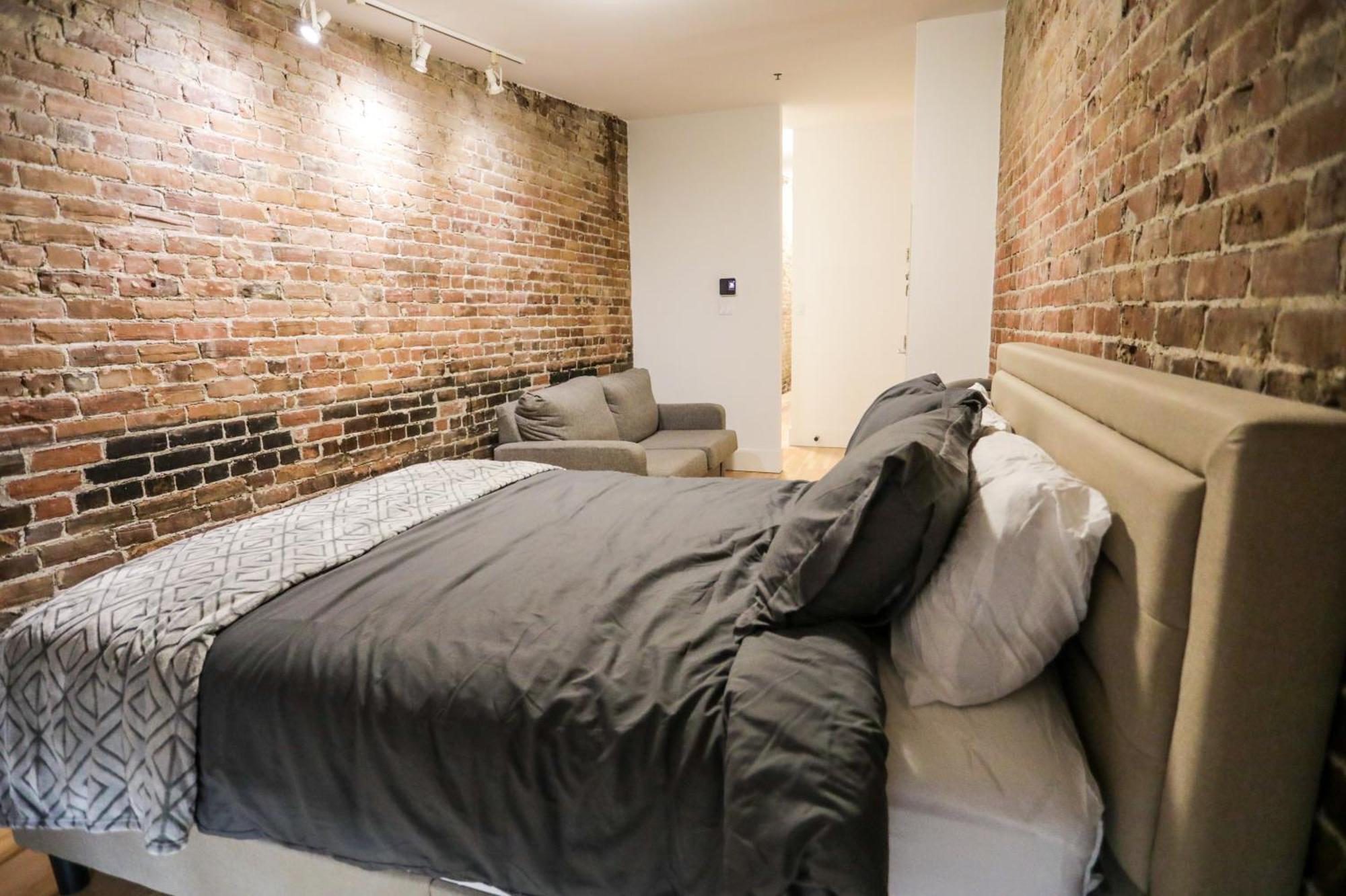Elegant 1-bedroom In Old Port- 301 Apartment