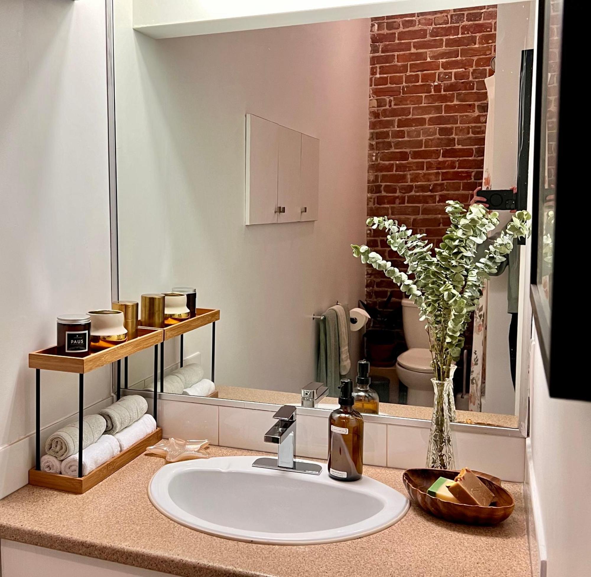 Elegant 1-bedroom In Old Port- 301